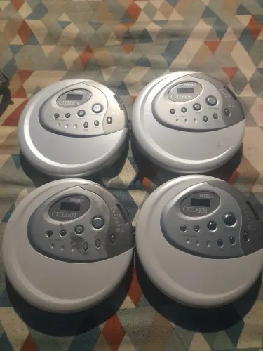 4 DISCMAN CITIZEN CD-810