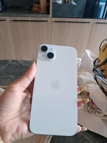 Vendo IPhone 15 Plus semi novo! Com caixa original e carregador +nota da loja!