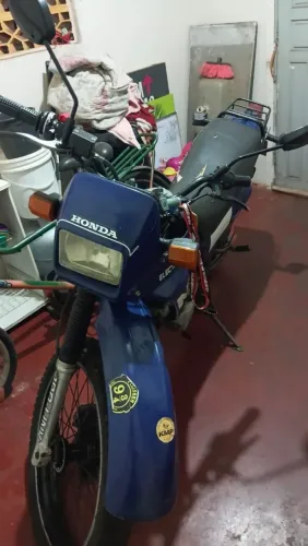 Moto nx150 moto para pessoas exigentes ,otima para trabalho e para passeio 