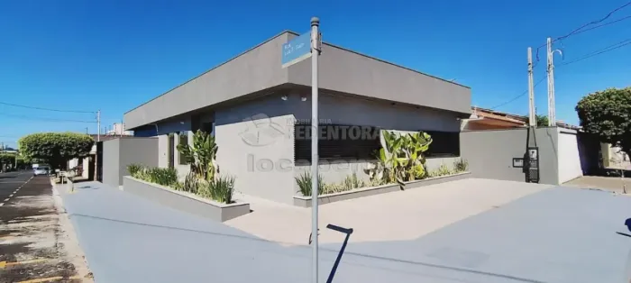 Casa Comercial com 8 salas próximo ao aeroporto,
