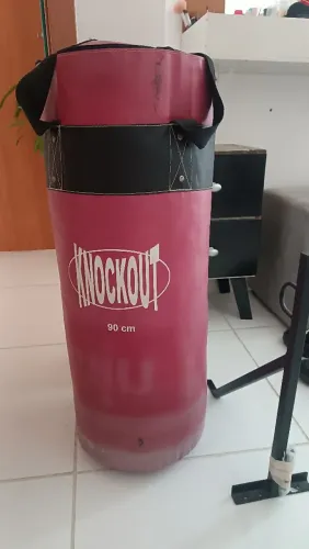 Saco Boxe Knockout 90 Cm e suporte
