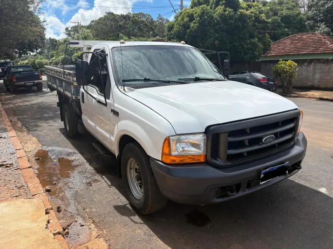 F350 ano 2002, cummins, ar condicionado, com gaiola boiadeira.