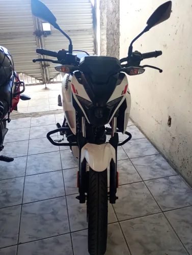 Vendo ou troco bajaj n150 em perfeito estado de conservação 