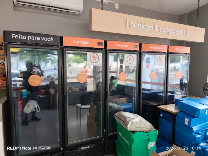 4 Unidades de FRIZER VERTICAL GELOPAR