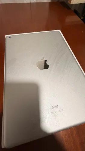 iPad Apple 9ª Geração - 64GB Wi-Fi - Prata
