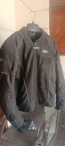 Jaqueta Helt esportiva