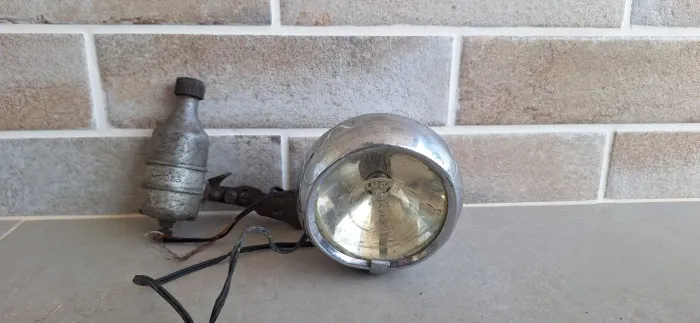 Conjunto de farol e dínamo Lucas para bicicletas antigas inglesas