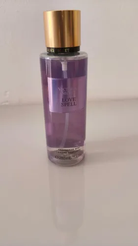 Victoria?s Secret Love Spell Fragrance Mist, frasco de 250 mL (8,4 fl oz), novo e sem uso