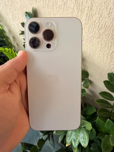 iPhone 16 Pro Max 256GB - Desert Titanium - Excelente estado - Completo