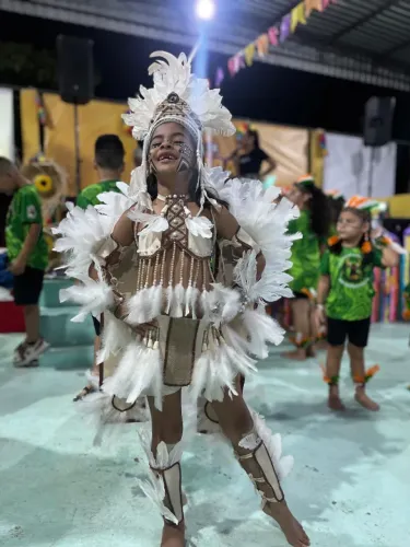 Indumentária indígena infantil menina