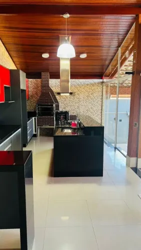 Aluga-se casa direto com proprietária