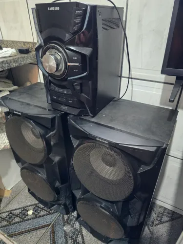 Som Samsung de 2.200 RMS de potência