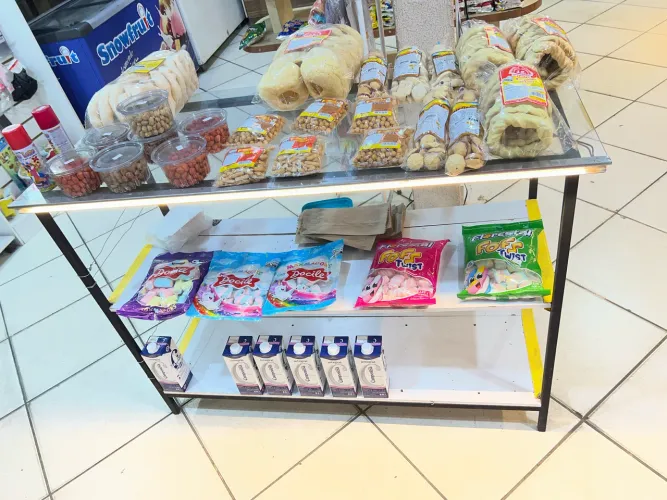 Mesa e expositor com led