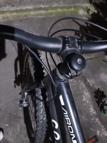 Vendo uma bicicleta aro 24 novinha, estava guardada sem uso