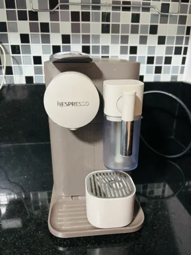 Cafeteira Nespresso Latíssima One