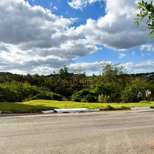 TERRENO DE ESQUINA A VENDA NO RESIDENCIAL SANTA ANNA EM SANTANA DE PARNAÍBA - SP / 602M²