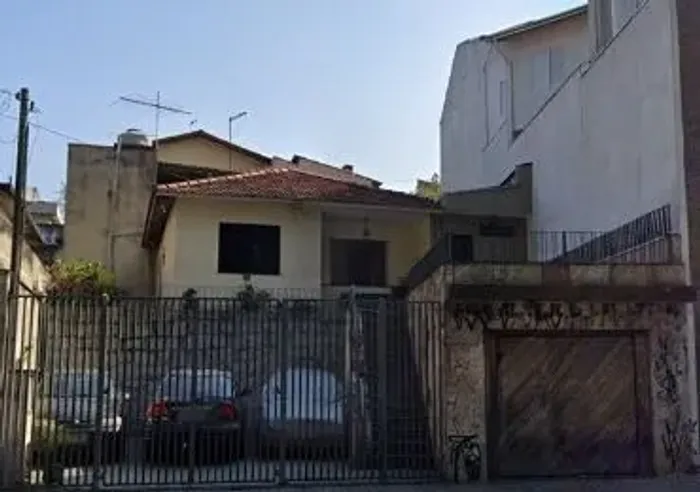 Venda de Casas / Padrão na cidade de São Paulo