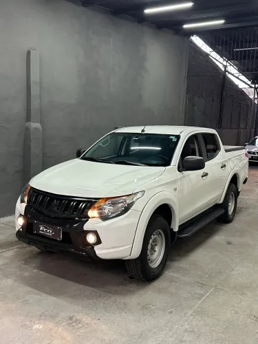 Mitsubishi L200 Tri. Outd. GLX 2.4 CD 4X4 Die. MEC 2025