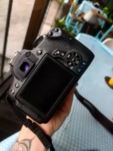 Câmera CANON EOS RABEL T6I