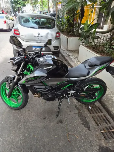 Kawasaki Z500 SE 2025 1600km