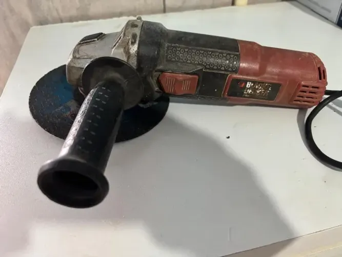 Esmerilhadeira Angular 115mm BLACK+DECKER