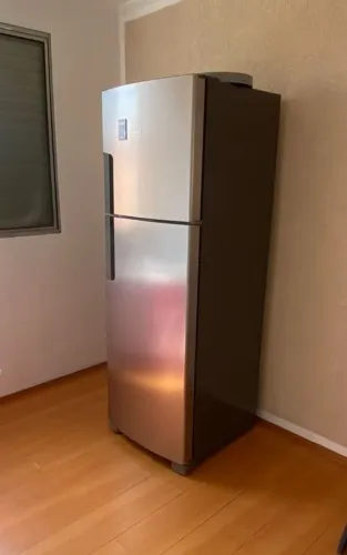 Geladeira de inox Consul