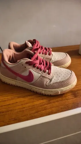 Tênis Nike rosa