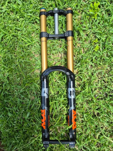 Suspensão Fox 40 29 grip2 2023