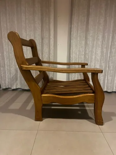 Poltronas Madeira Nobre - Peças Diferenciadas
