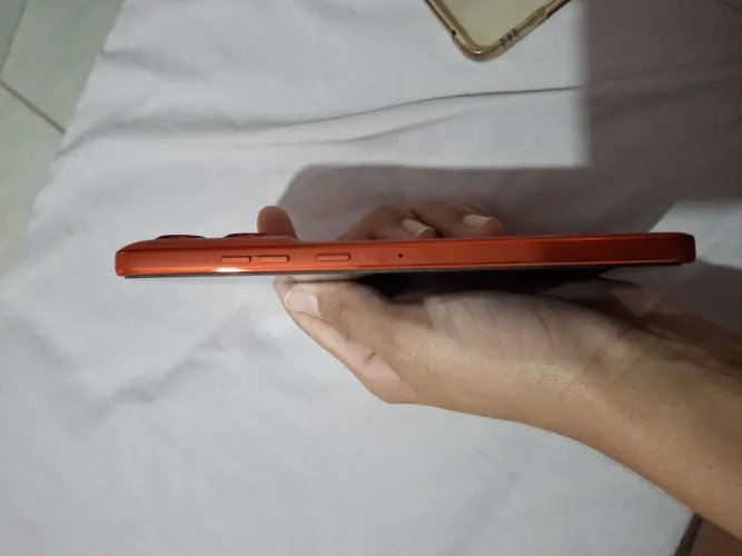 Vende-se celular MOTOROLA EDGE 50 NEO (vai com o carregador, nota fiscal)