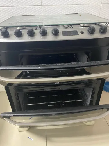 Fogão com 5 bocas e 2 fornos Electrolux