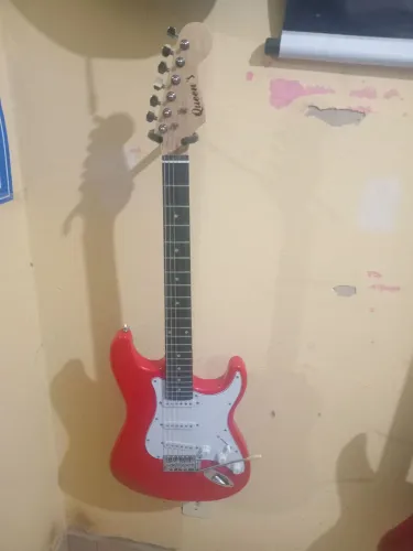 Guitarra Queens novinha