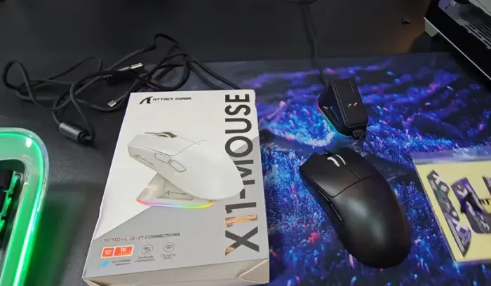 Mouse Attack Shark X11 sem fio com Dock - Preto - Tri-mode - PAW 3311 - Ultra Leve 63g
