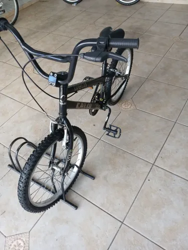 Linda bicicleta aro 20, caloi.