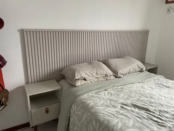 Conjunto cabeceira + 2 mesas de cabeceiras