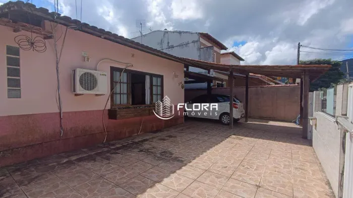 Casa com 3 dormitórios à venda, 129 m² por R$ 750.000,00 - Itaipu - Niterói/RJ