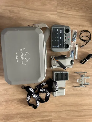 Drone DJI Mini 3 + Rádio com Tela + 2 Baterias + Maleta - Completo!
