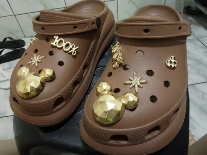 Crocs Semi nova / Marrom 
