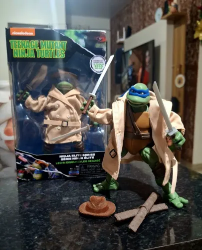 Action figure Leonardo Tartarugas Ninja