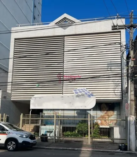 Prédio Comercial com mais de 700m² construídos à venda, localizado no Centro!