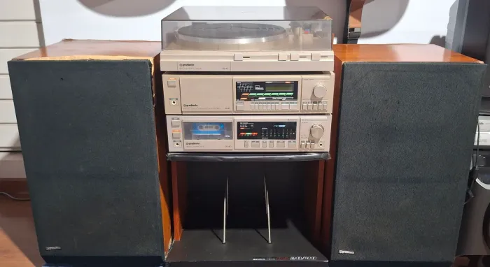 Som 3 em 1 DS 40 Gradiente. Toca disco, toca fita e receiver