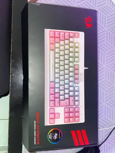 Teclado Mecânico RGB Branco e Rosa - Switch Marrom