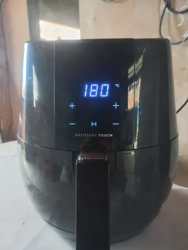 Excelente AIRFRYER  TA SEMI  NOVO