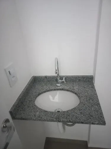 Pia nova com Torneira
