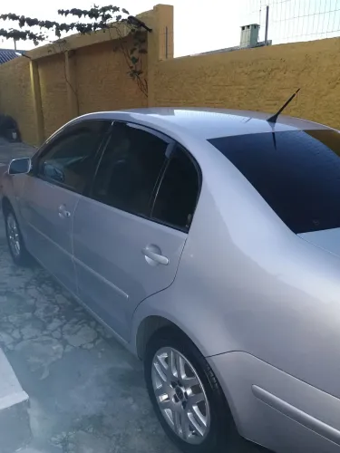 Volkswagen Polo Sedan 1.6 MI 101cv 8V 4P 2004