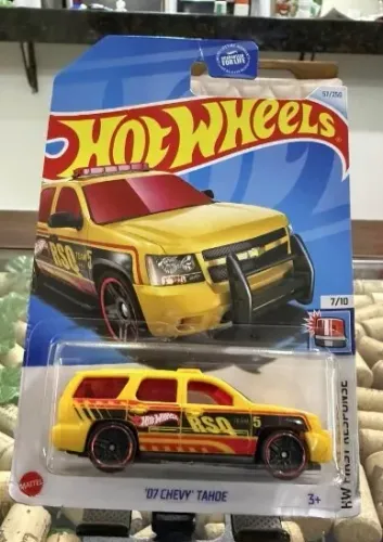 Hot Wheels 07 Chevy Tahoe First Response Viatura 2024