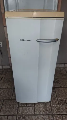 Freezer vertical Electrolux 146 Litros