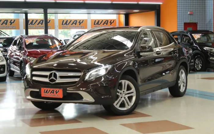Mercedes-Benz GLA 200 Adv. 1.6/1.6 TB 16V Flex Aut. 2017