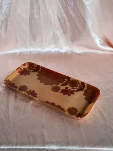 bandeja em fibra linda floral vintage rústica pequena avaria laranja e amarela decoração
