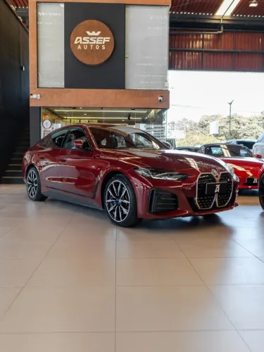 BMW i4 E-drive 40 (elétrico) 2023